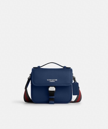 【公式】レーサー クロスボディ バッグ・ヴァーシティ ストライプ ウェビング