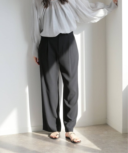 シルキードレープタックストレートパンツ