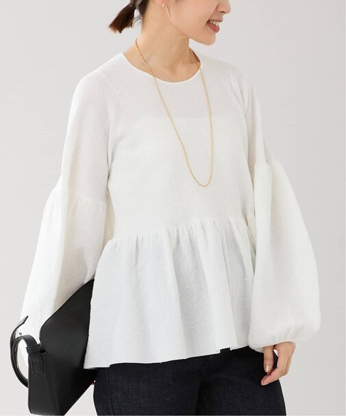 ペプラムニットプルオーバー