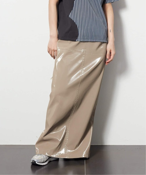 ENAMEL FAUX LEATHER スカート