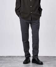 ブラッシュド ストライク ストレッチ テーパードスラックス