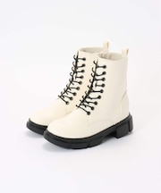 レースアップブーツ