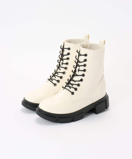 レースアップブーツ