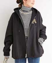 ウォッシャブル / ブローチ付きフードパーカー