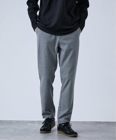 WONDER SHAPE スリムテーパードパンツ