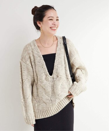 手洗い可 / Vネックビックケーブルニット