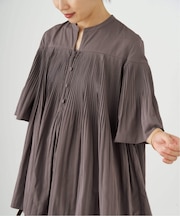 プリーツフレアブラウス