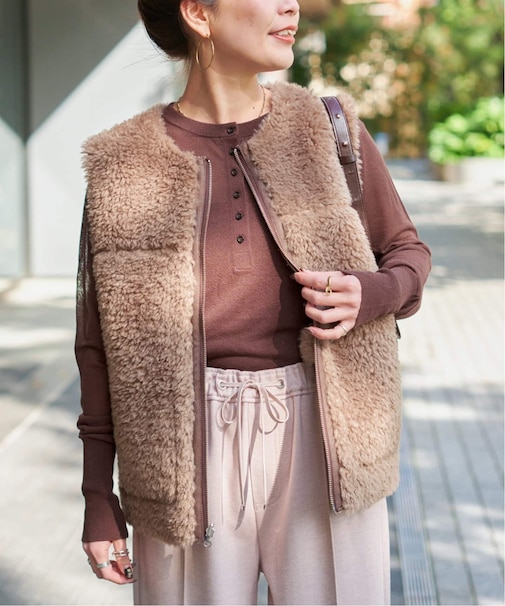 ムートンライクリバーシブルベスト2