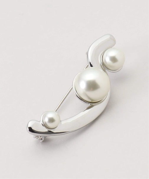変形パールブローチ