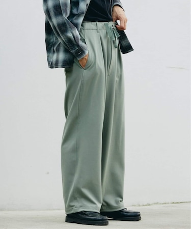 TR ウォーム オーバー パンツ