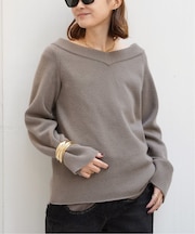 *ミドルゲージ Vネック ニット