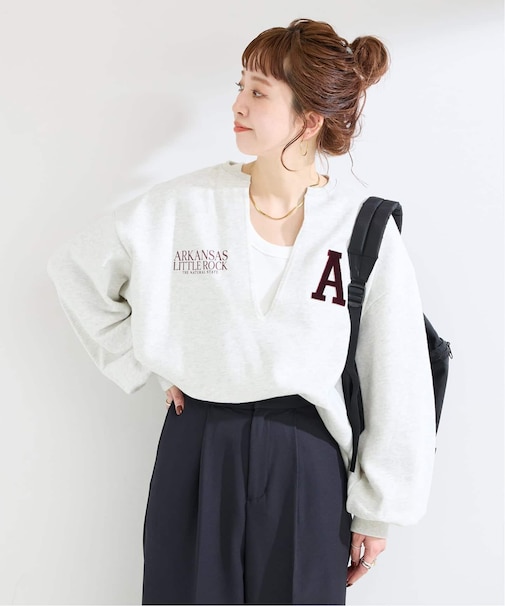 手洗い可 / Vネックロゴスウェット