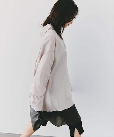 Back open シャツ