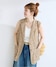 ベージュ