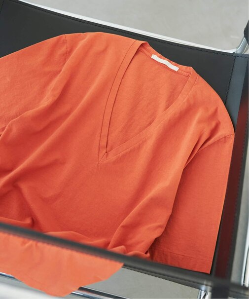 Slim V-Neck Tee