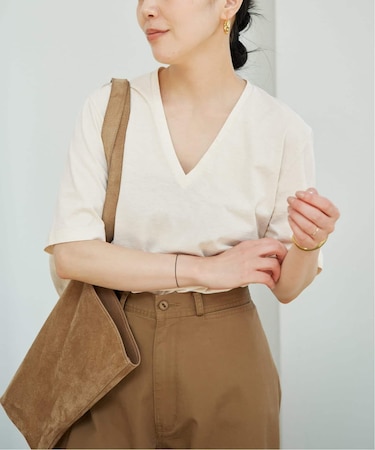Slim V-Neck Tee