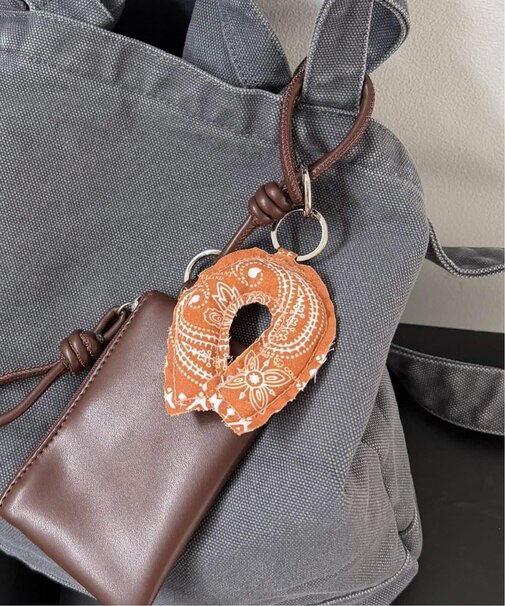 JUST PICK IT ! BANDANA CHARM