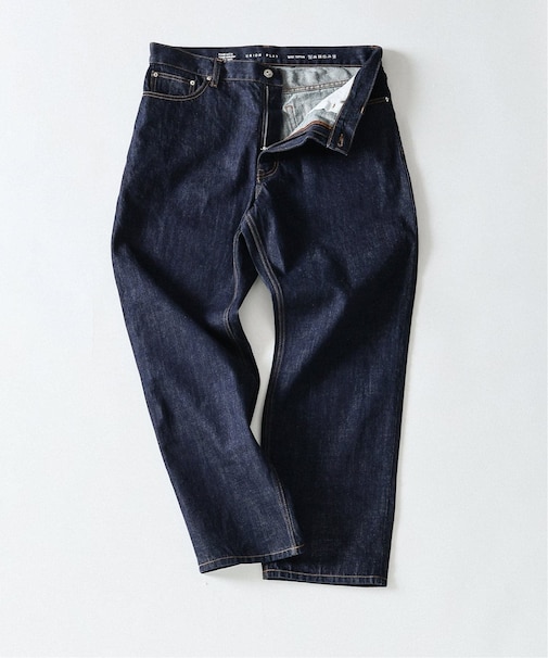 SLIM TAPERED JEANS