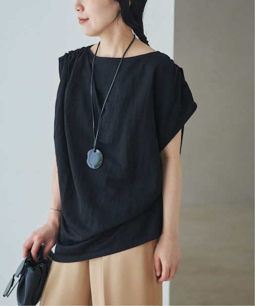 Sleeveless gather TEE