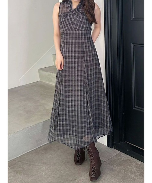 ツイストネックワンピース