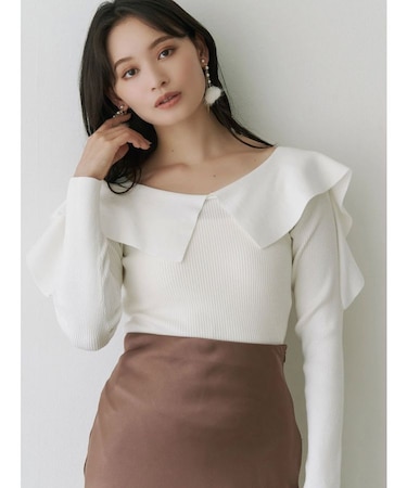 ペプラムラッフルコンパクトニット