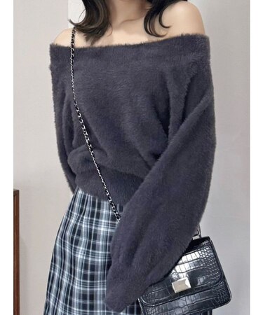 ミニシャギーオフショルニット
