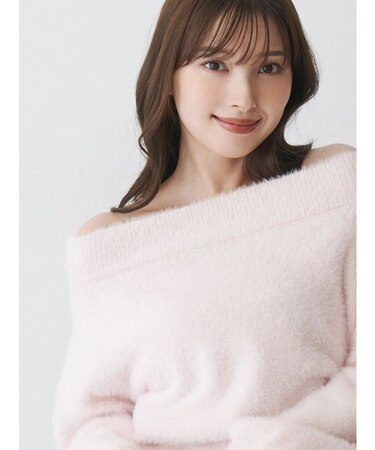 ミニシャギーオフショルニット