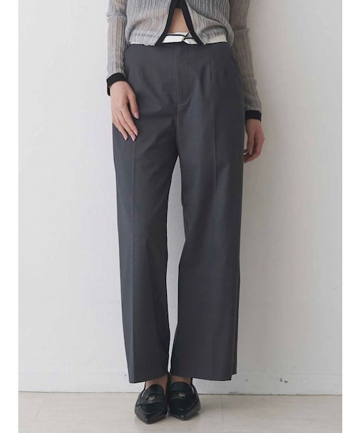 折返しベルトパンツ