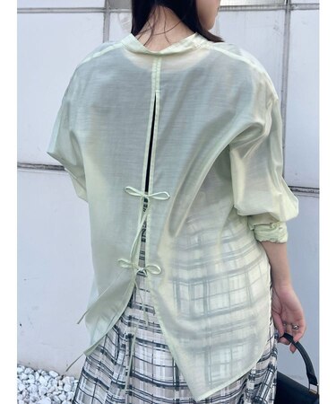 ノーカラーバックリボンシアーシャツ