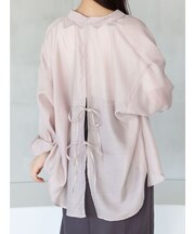ノーカラーバックリボンシアーシャツ