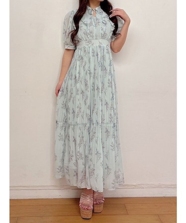 花柄ラッフルプリーツティアードハーフスリーブワンピース