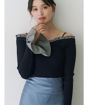 異素材フリルオフショルリブニット