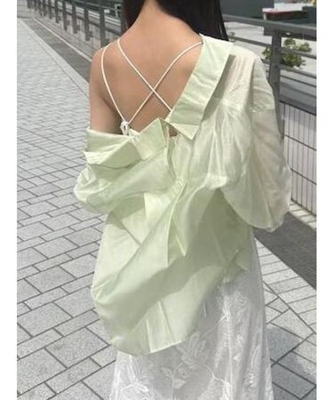 バックスリットシアーシャツ