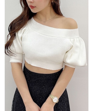 クロップドオフショルダーニット
