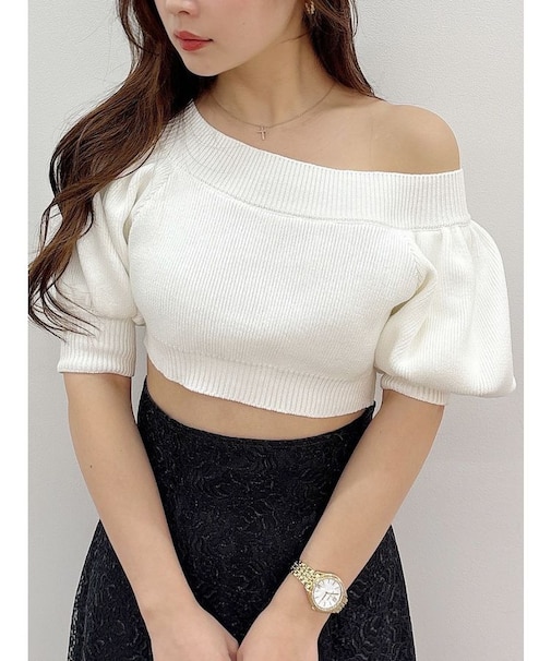 クロップドオフショルダーニット