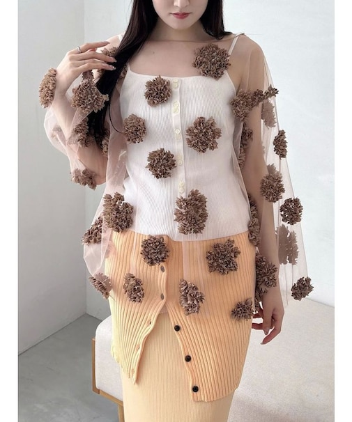 【OUNNOUN】フラワーモチーフチュールTブラウス