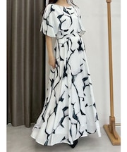 【OUNNOUN】ケーププリントワンピース