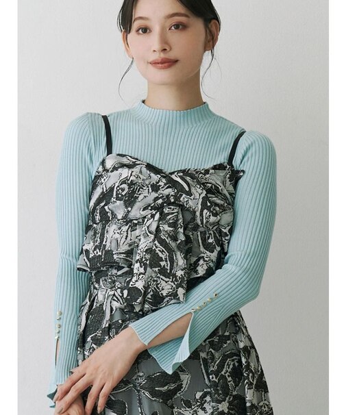 フレアスリーブハイネックリブニット