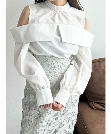 オフショルダーボリュームスリーブブラウス