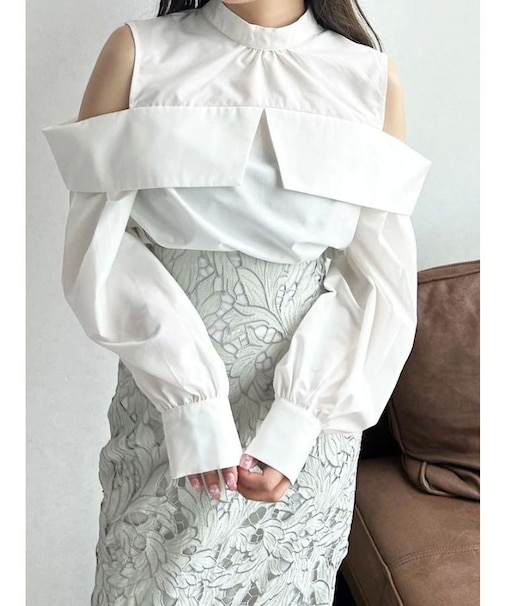 オフショルダーボリュームスリーブブラウス