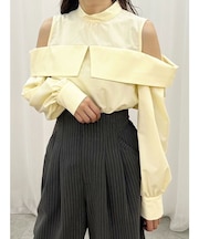 オフショルダーボリュームスリーブブラウス