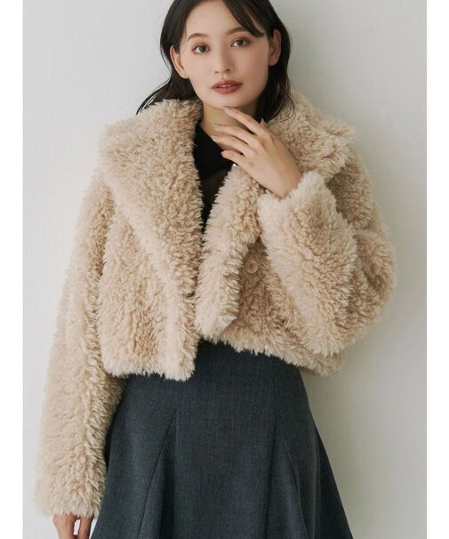 テーラードカラーフェイクファーショートコート