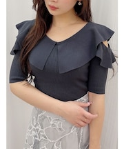 オープンショルダーラッフルハーフスリーブニット