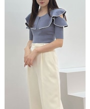 オープンショルダーラッフルハーフスリーブニット