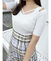 ナローストラップバックスリットリブニット