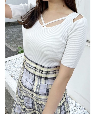 ナローストラップバックスリットリブニット