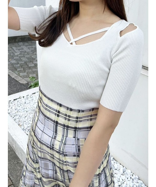 ナローストラップバックスリットリブニット