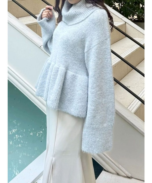 【WEB限定カラーあり】オフタートルペプラムニット