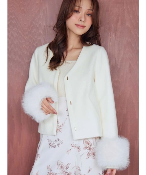 フェイクファー付きノーカラーショートコート