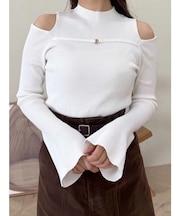 ショルダースリットナローストラップニット